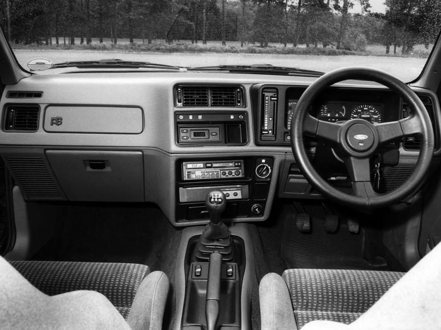  Ford Sierra RS500 Cosworth 1987 года  (фото 9 из 27)